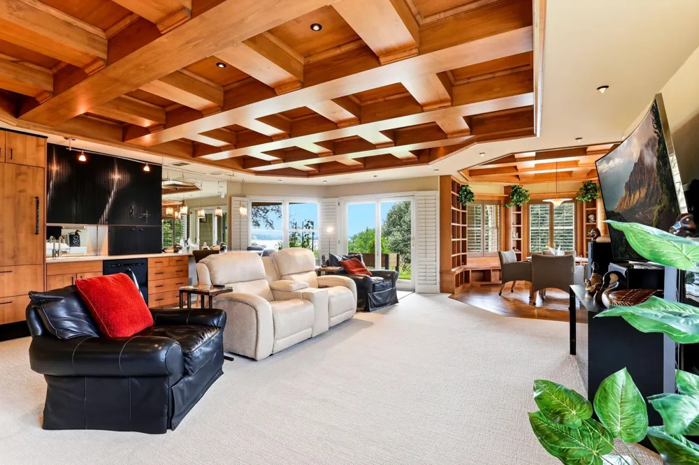 718 Widsten Circle Wayzata, MN 55391