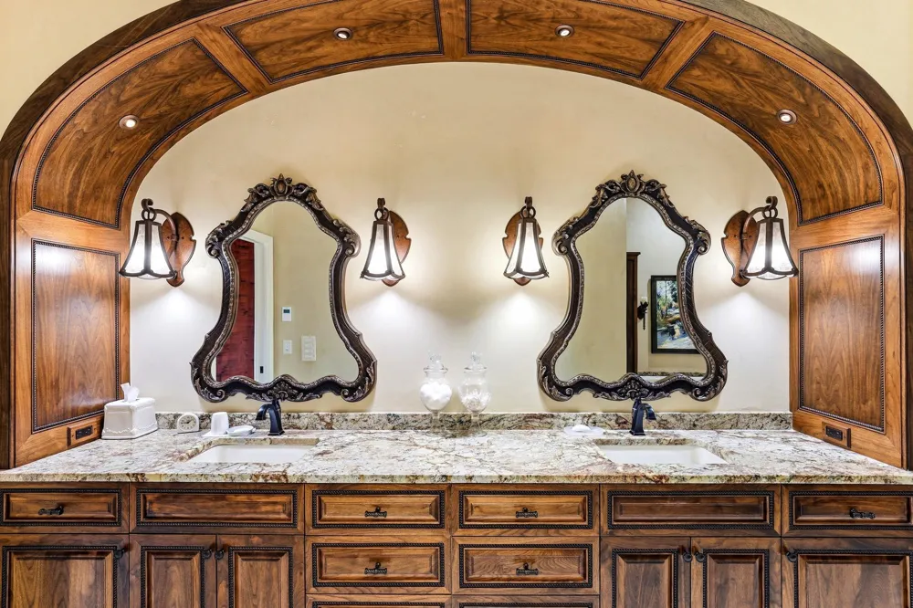 718 Widsten Circle Wayzata, MN 55391