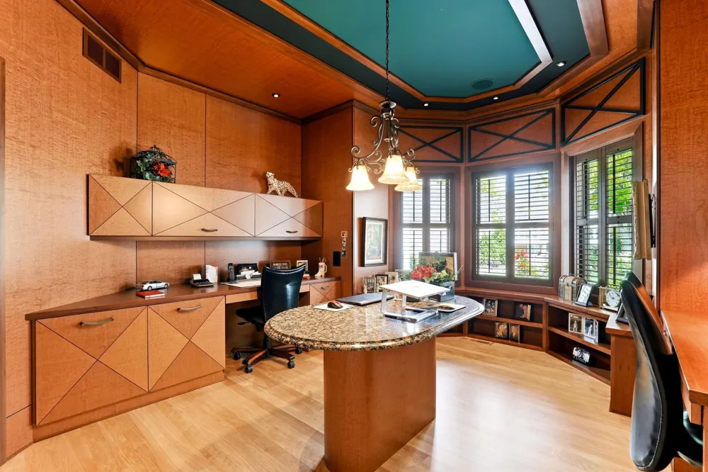 718 Widsten Circle Wayzata, MN 55391