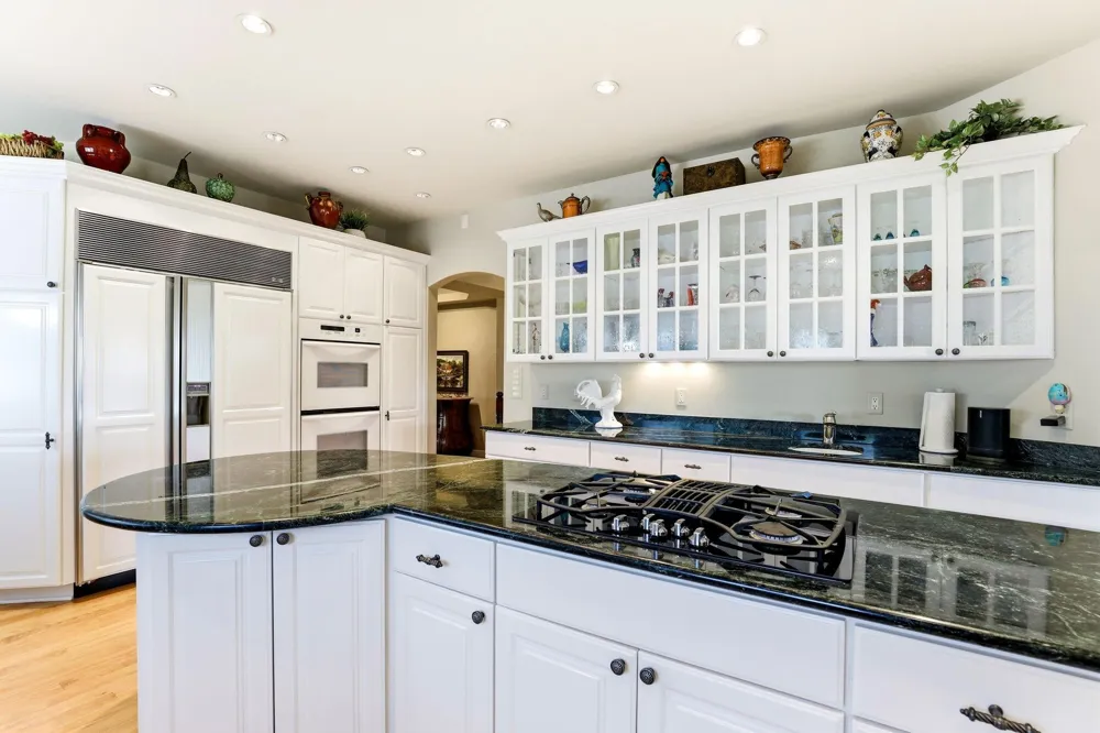 718 Widsten Circle Wayzata, MN 55391