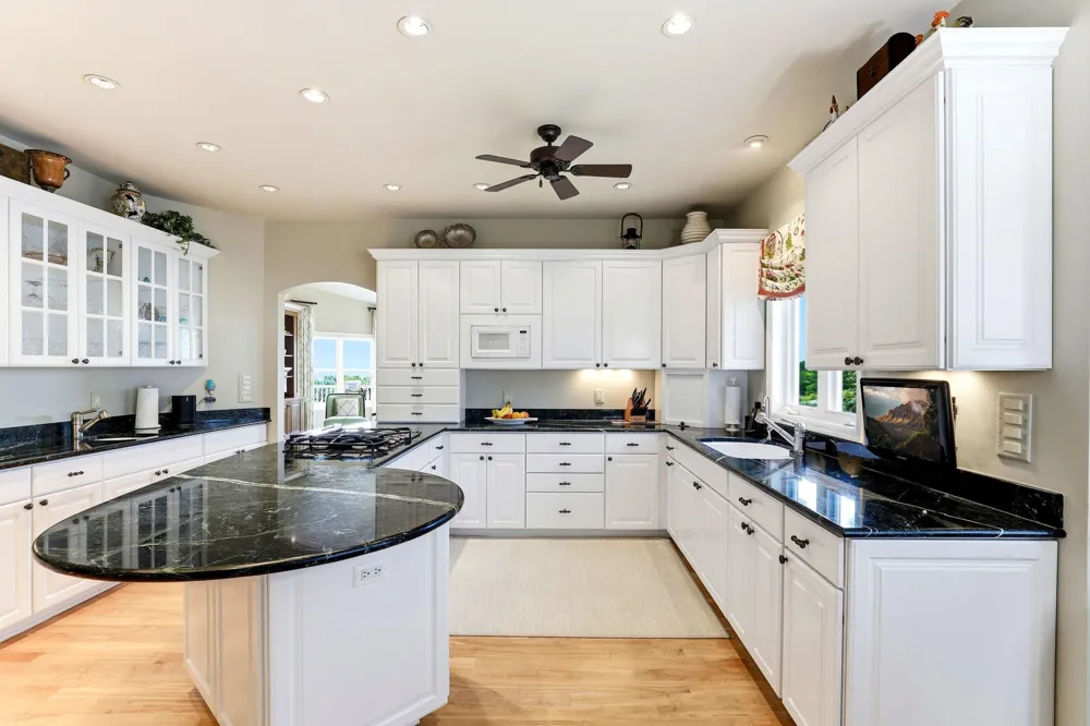 718 Widsten Circle Wayzata, MN 55391