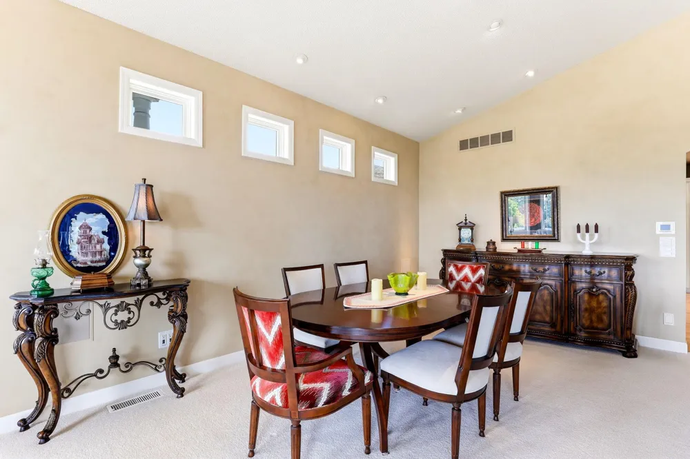 718 Widsten Circle Wayzata, MN 55391