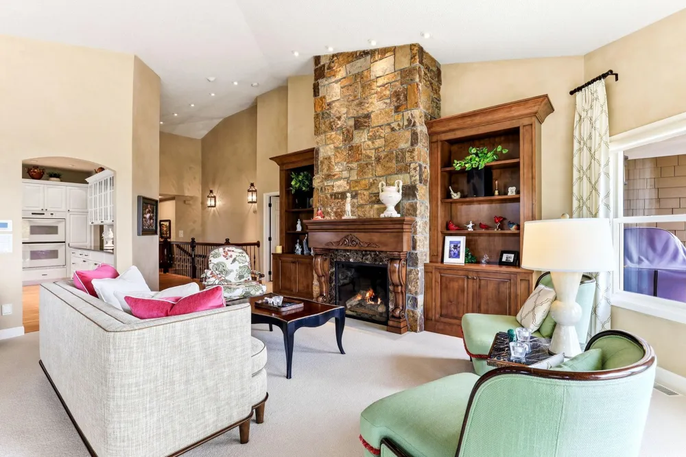 718 Widsten Circle Wayzata, MN 55391