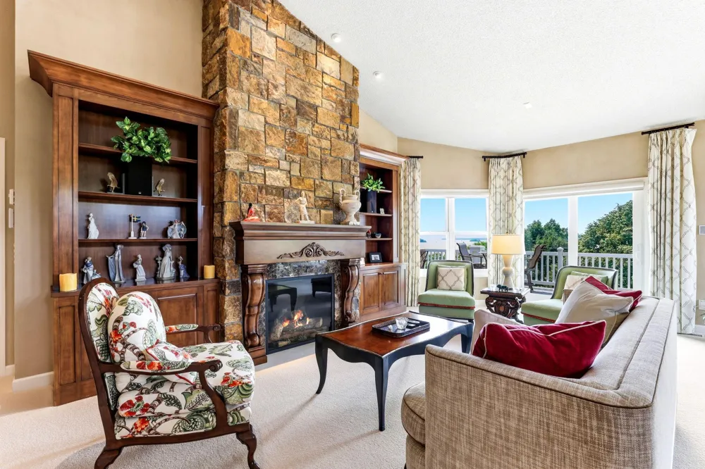 718 Widsten Circle Wayzata, MN 55391