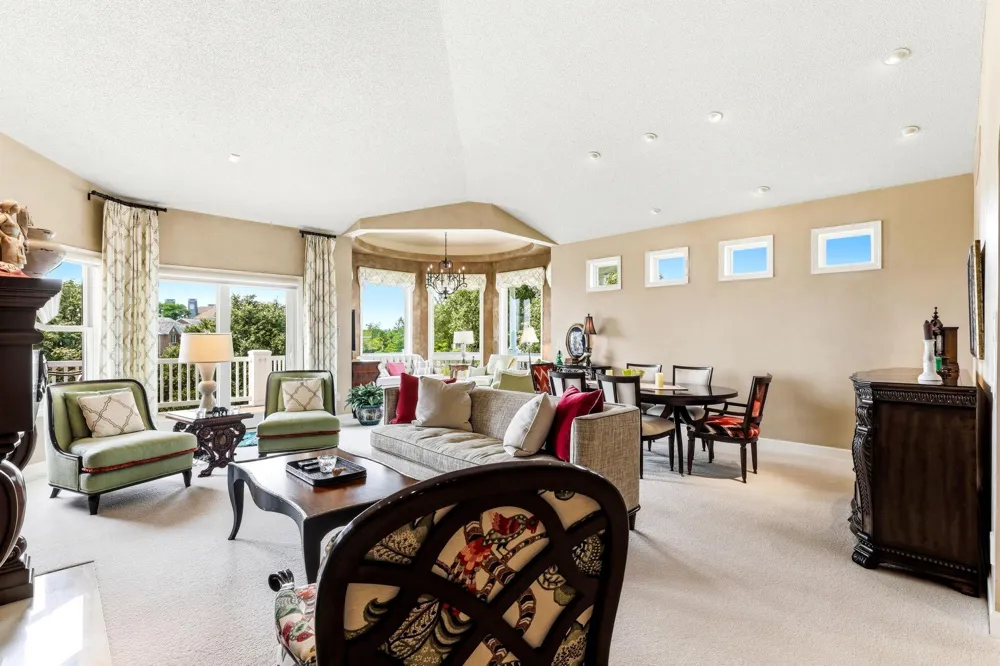 718 Widsten Circle Wayzata, MN 55391