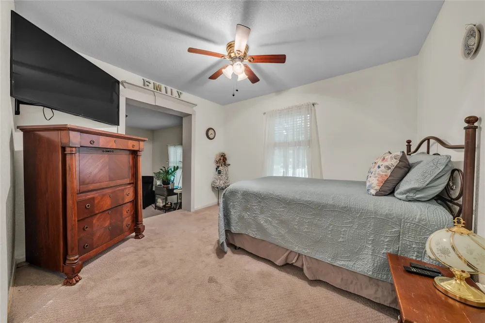5156 County Road 304 Grandview, TX 76050