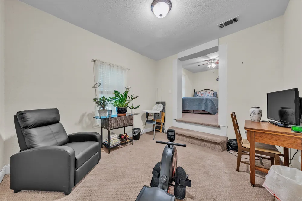 5156 County Road 304 Grandview, TX 76050