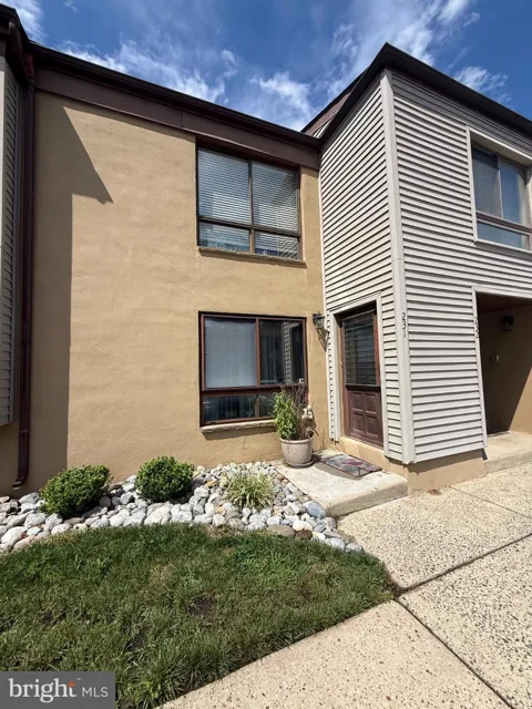 231 JAMES CT COURT