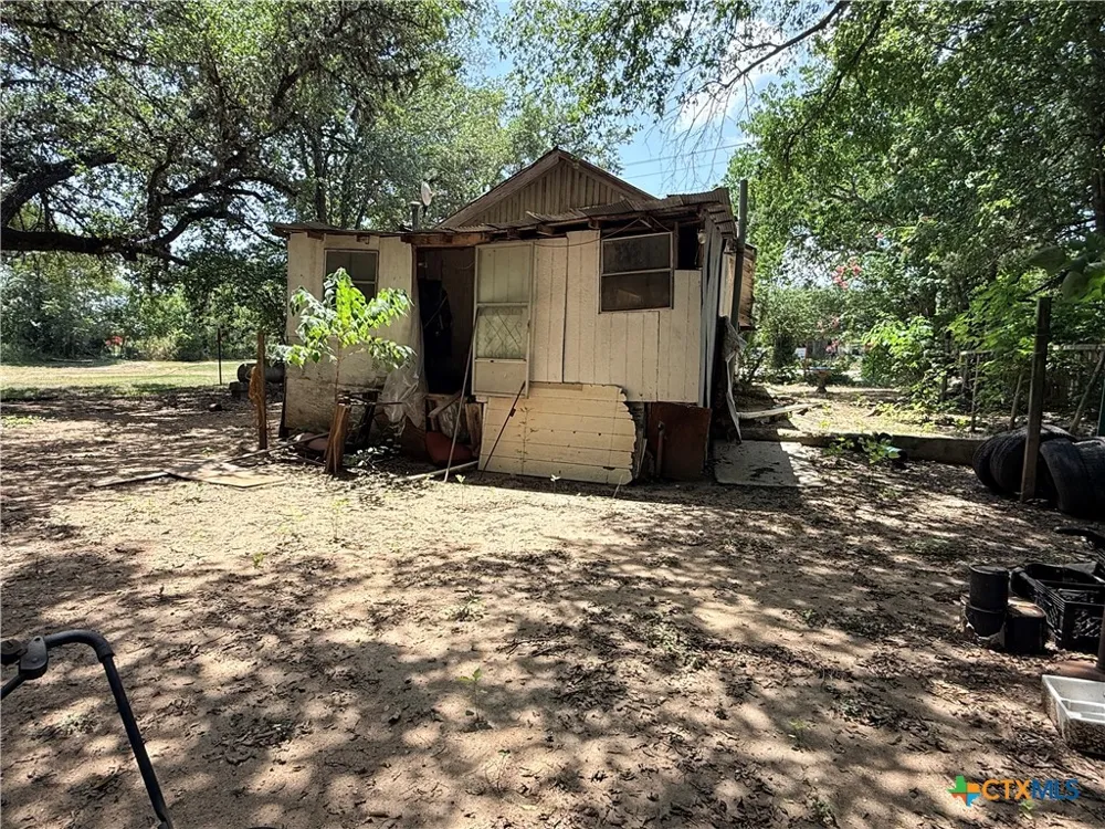 1414 Main Street Blanco, TX 78606