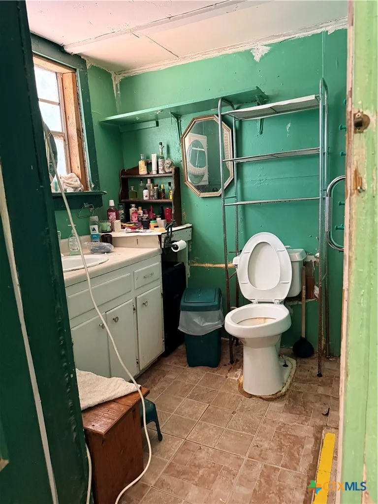 1414 Main Street Blanco, TX 78606
