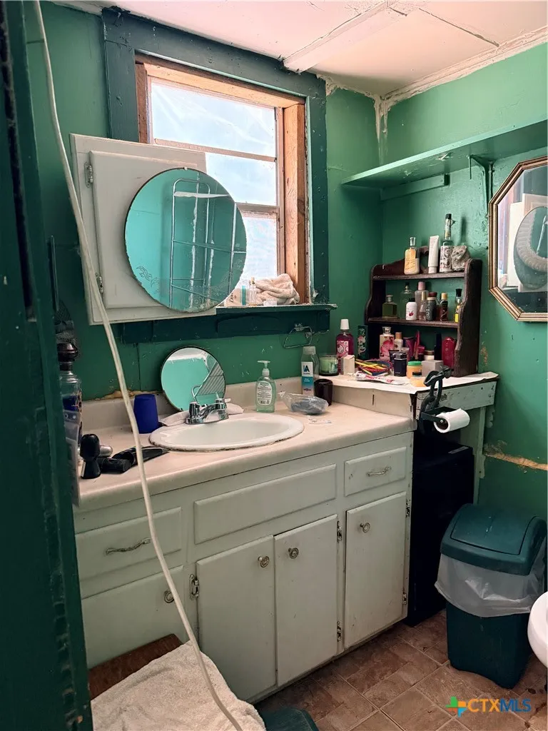 1414 Main Street Blanco, TX 78606