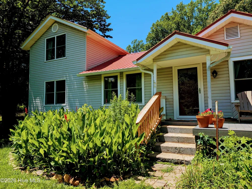 169 E Vineyard Road Hayesville, NC 28904