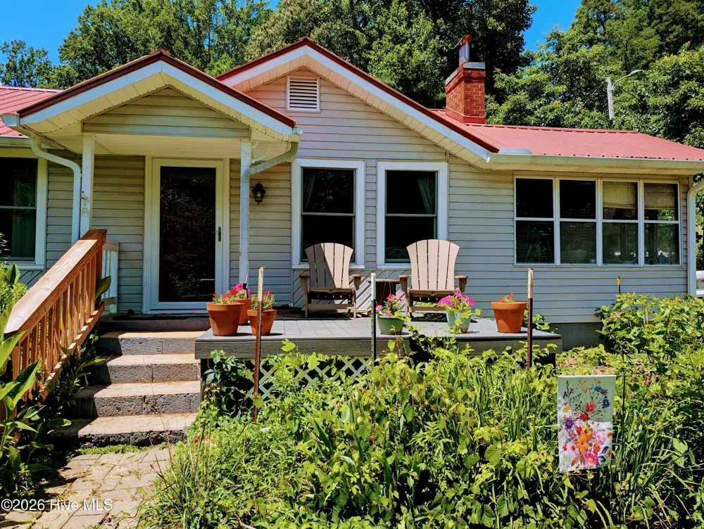 169 E Vineyard Road Hayesville, NC 28904