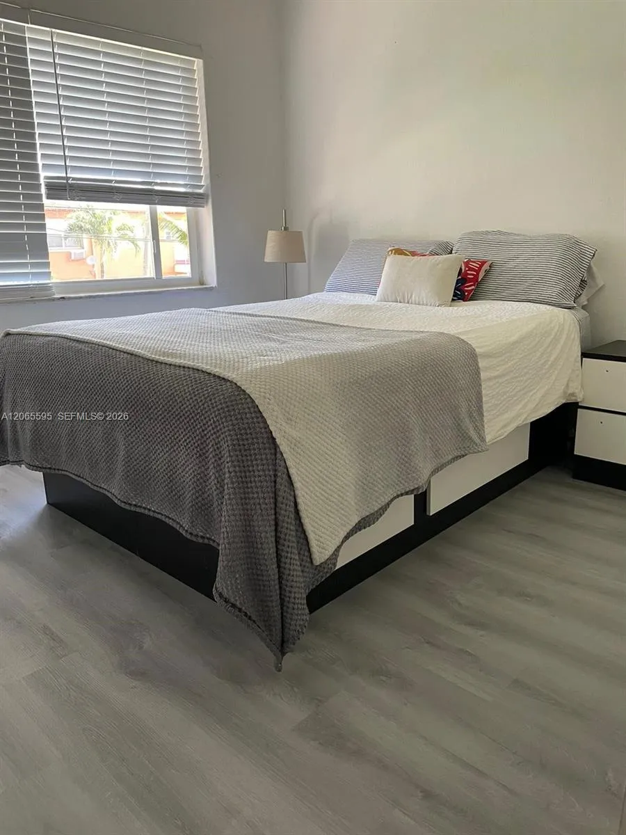 3551 SW 11th St #7B Miami, FL 33135