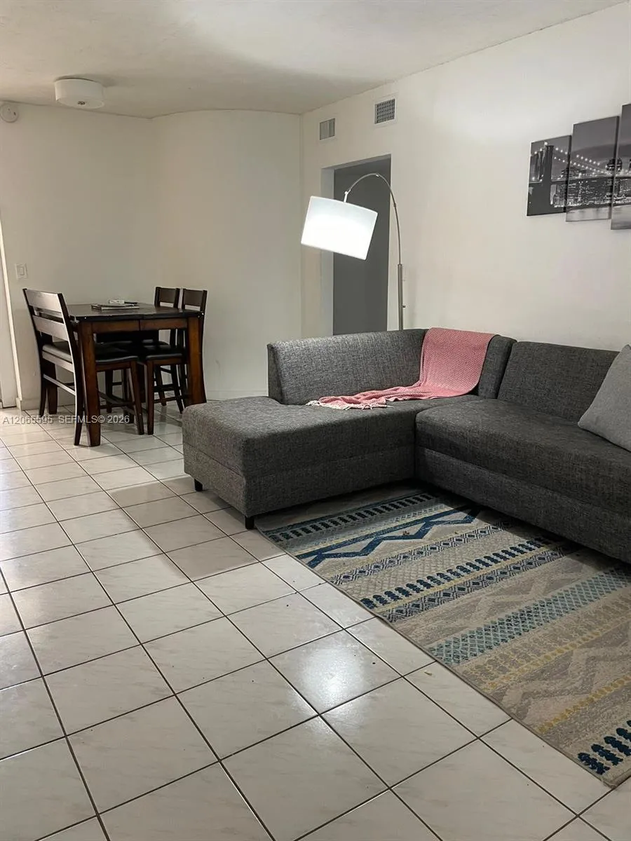 3551 SW 11th St #7B Miami, FL 33135