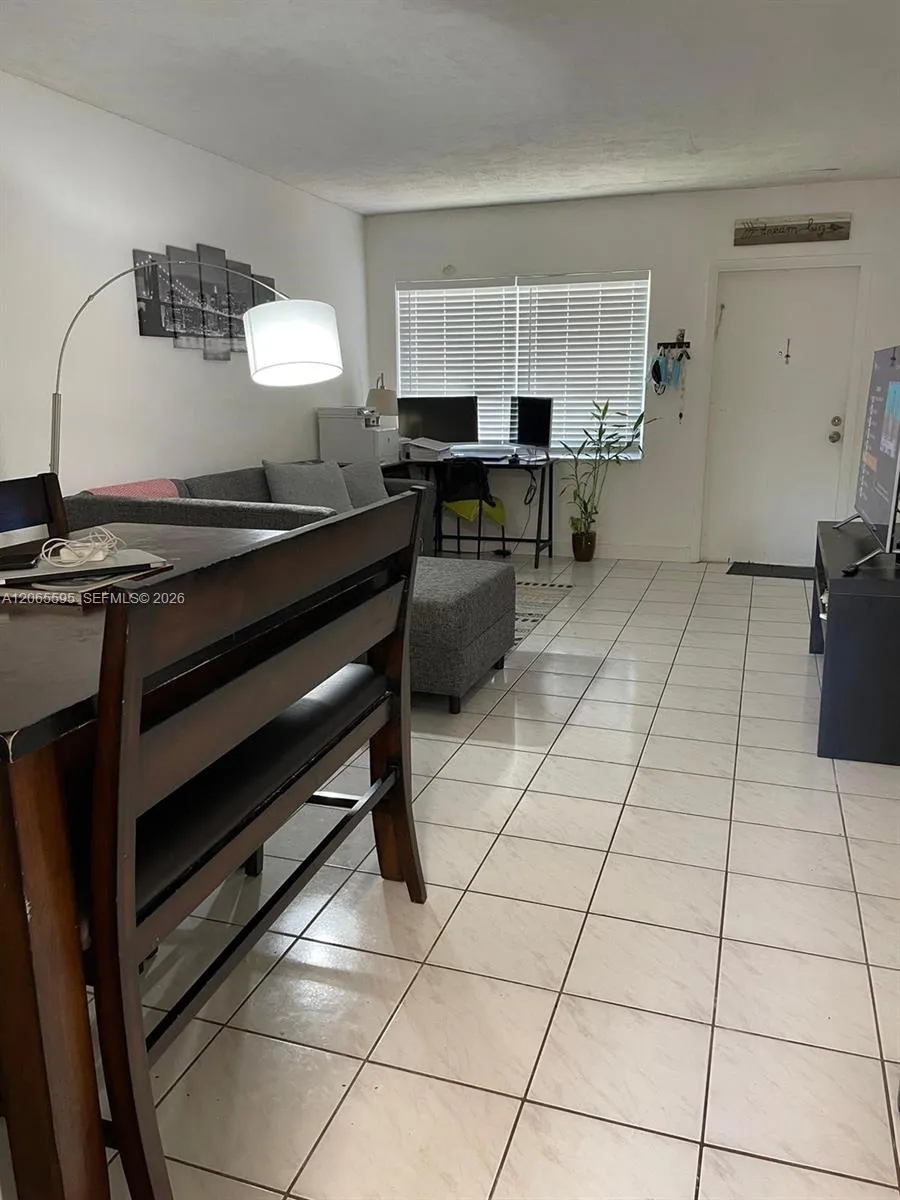 3551 SW 11th St #7B Miami, FL 33135