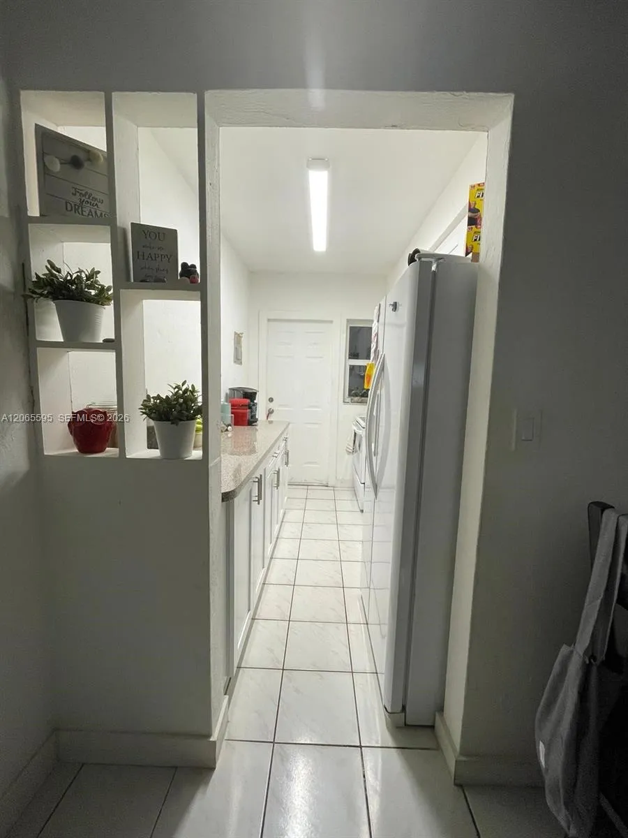 3551 SW 11th St #7B Miami, FL 33135