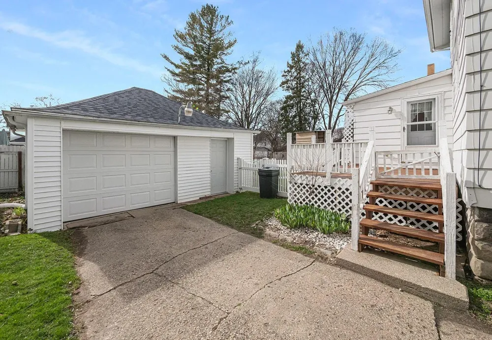910 3rd Street Jackson City, MI 49203