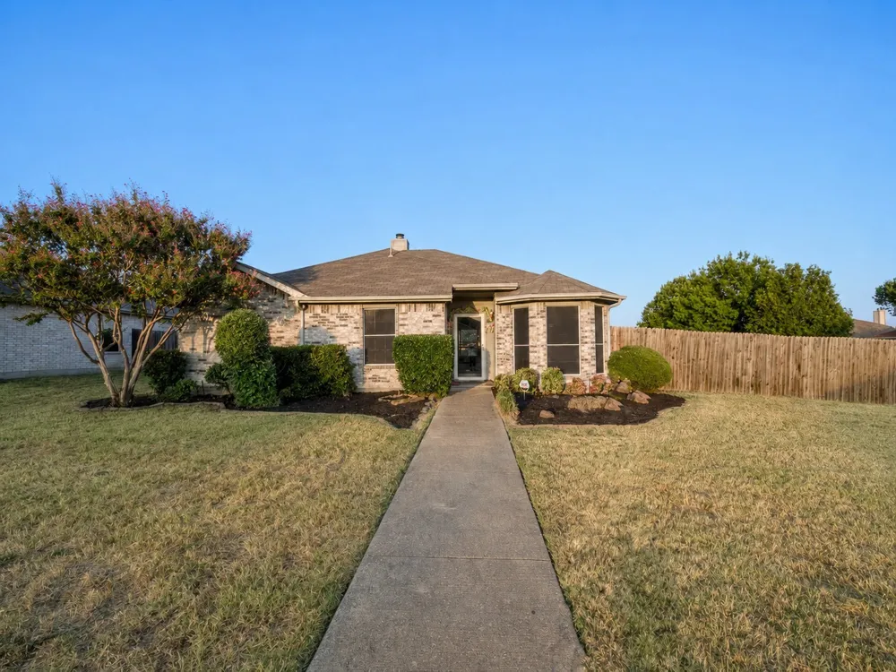 1908 Chapman Drive Lancaster, TX 75134