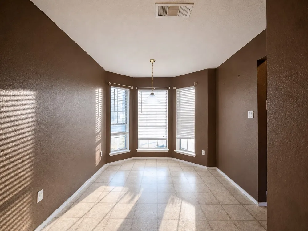 1908 Chapman Drive Lancaster, TX 75134