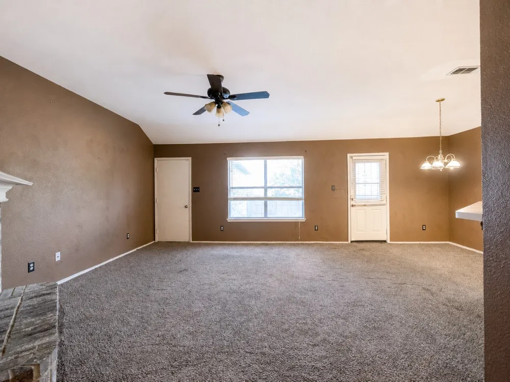 1908 Chapman Drive Lancaster, TX 75134