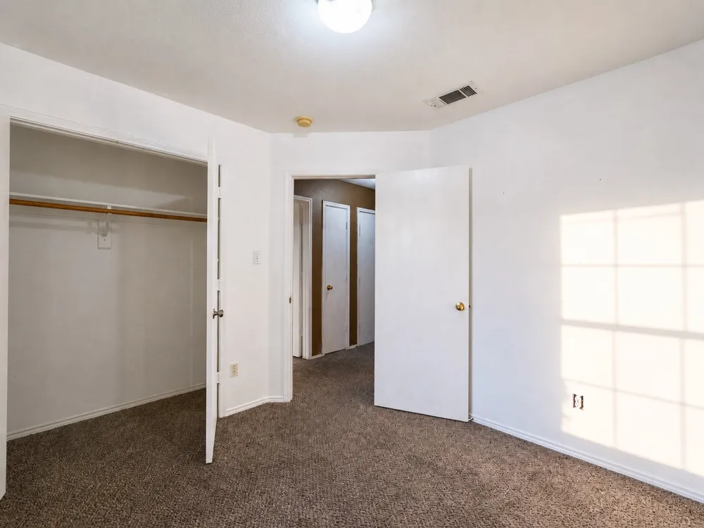 1908 Chapman Drive Lancaster, TX 75134