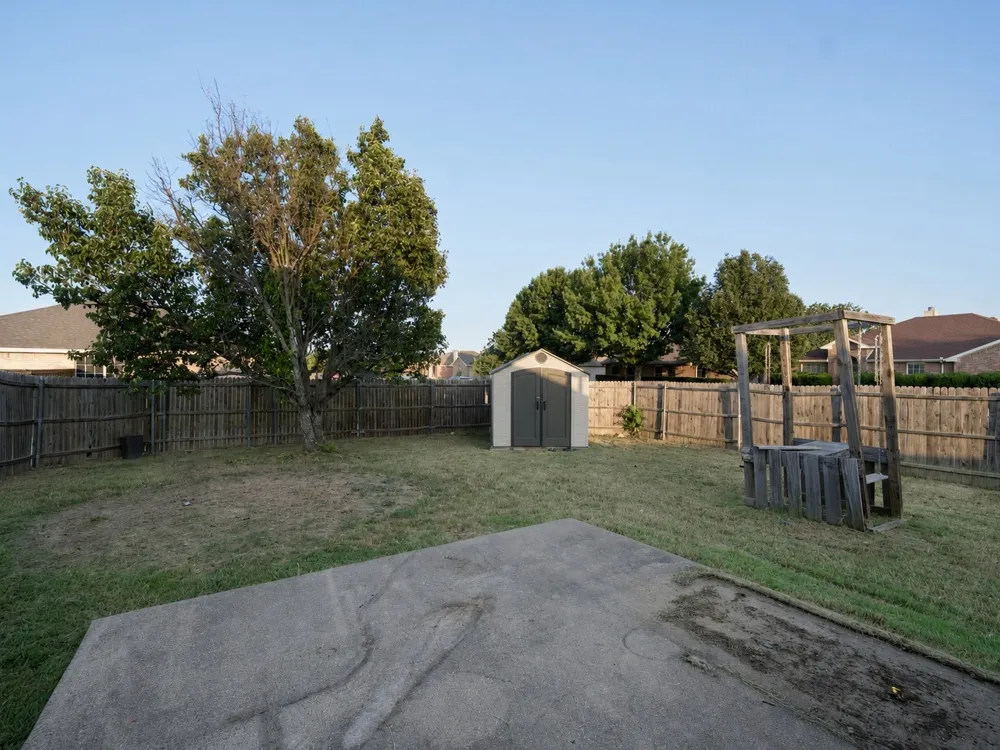 1908 Chapman Drive Lancaster, TX 75134