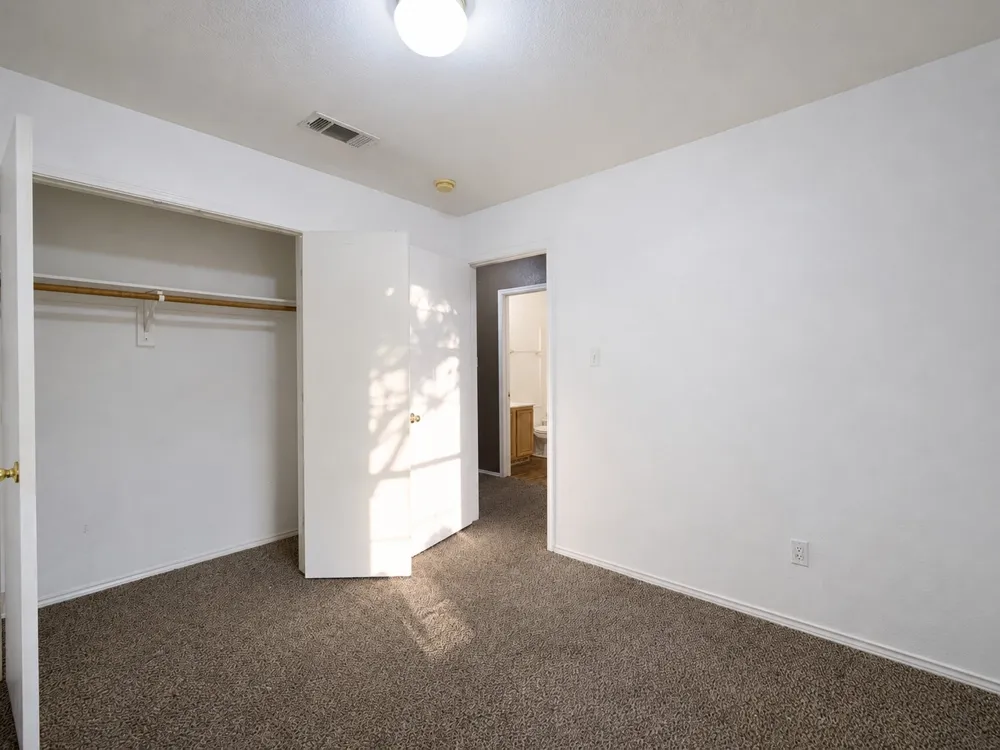 1908 Chapman Drive Lancaster, TX 75134