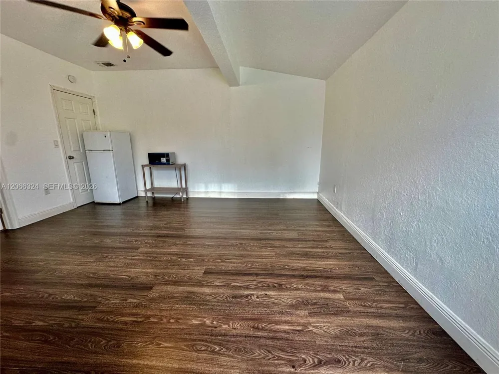 6773 Camelia Dr #efficiency Miramar, FL 33023