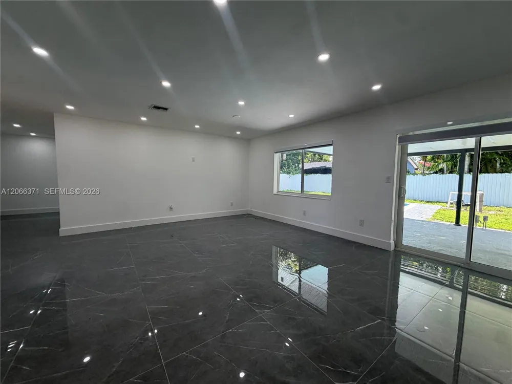 9934 SW 195th St Cutler Bay, FL 33157