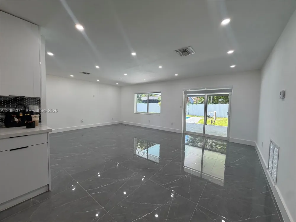 9934 SW 195th St Cutler Bay, FL 33157