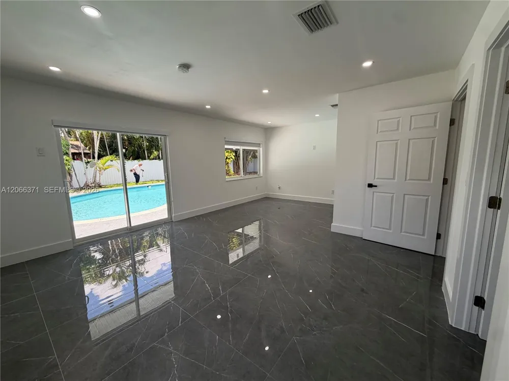 9934 SW 195th St Cutler Bay, FL 33157