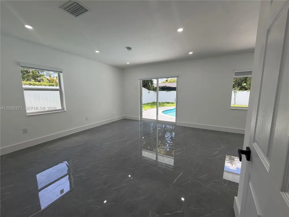 9934 SW 195th St Cutler Bay, FL 33157