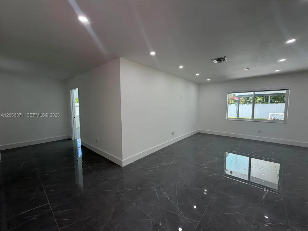 9934 SW 195th St Cutler Bay, FL 33157