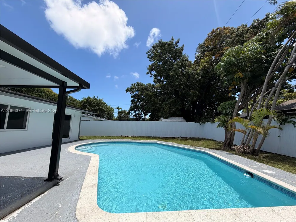 9934 SW 195th St Cutler Bay, FL 33157