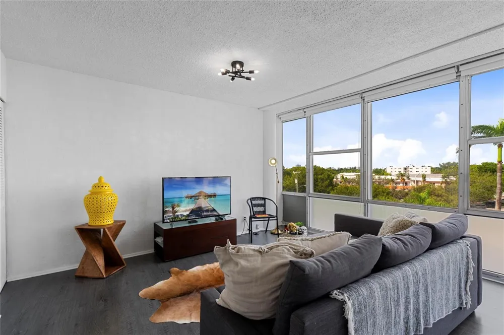 900 Bay Drive #303 Miami Beach, FL 33141