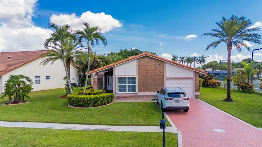 19626 Sea Pines Way Boca Raton, FL 33498
