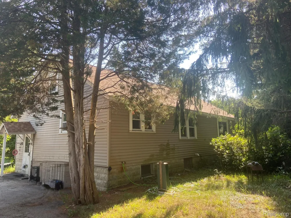 10704 Us Highway 31 Free Soil Village, MI 49411