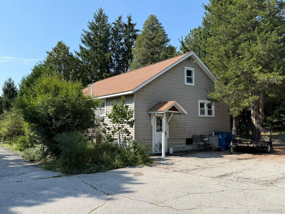 10704 Us Highway 31 Free Soil Village, MI 49411