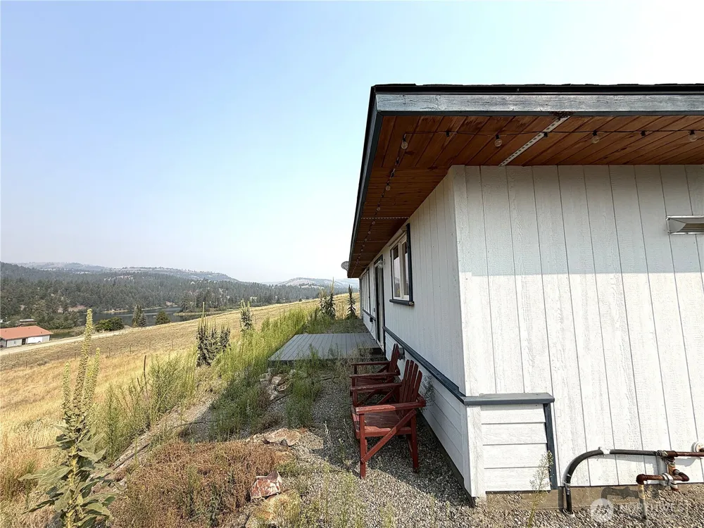62 HERON LOOP Republic, WA 99166