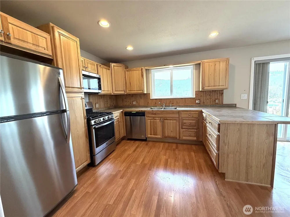 62 HERON LOOP Republic, WA 99166