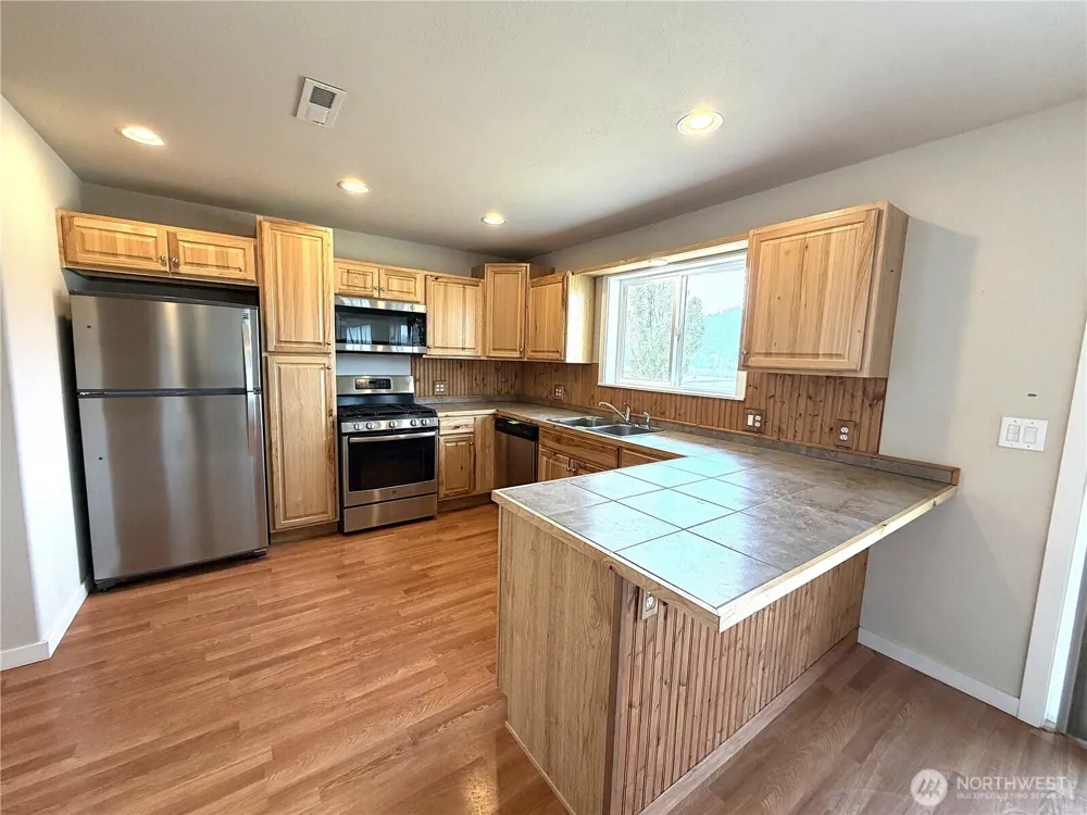 62 HERON LOOP Republic, WA 99166