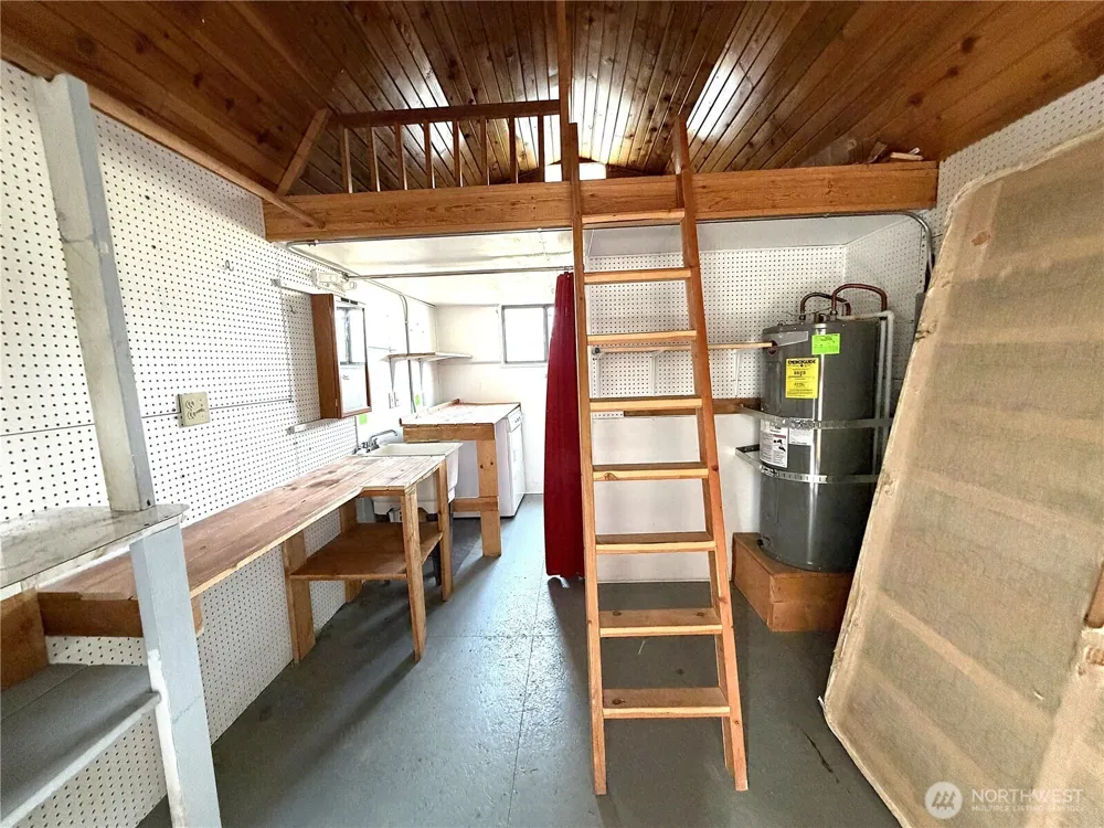 62 HERON LOOP Republic, WA 99166