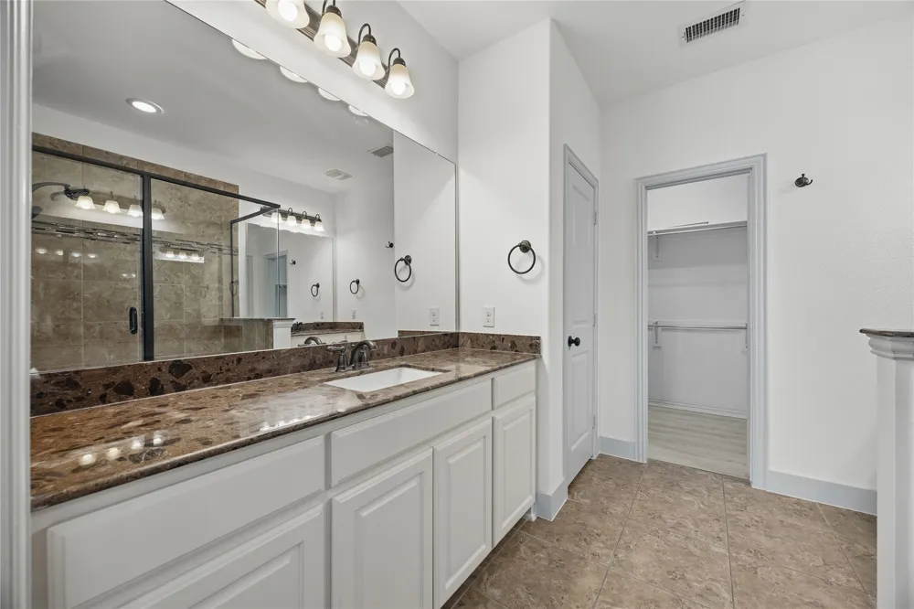 3922 Canton Jade Way Arlington, TX 76005