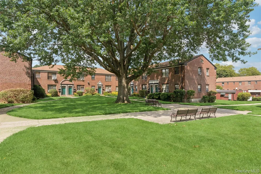 196-29 69th Ave ##1st Fl Fresh Meadows, NY 11365