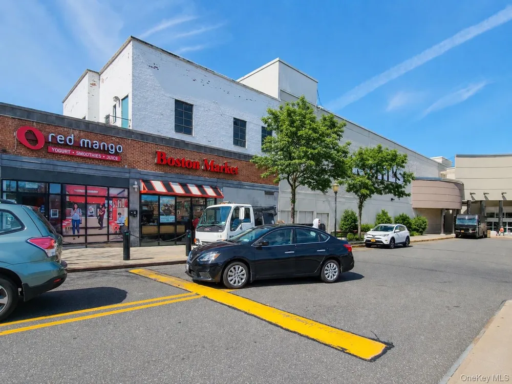 196-29 69th Ave ##1st Fl Fresh Meadows, NY 11365