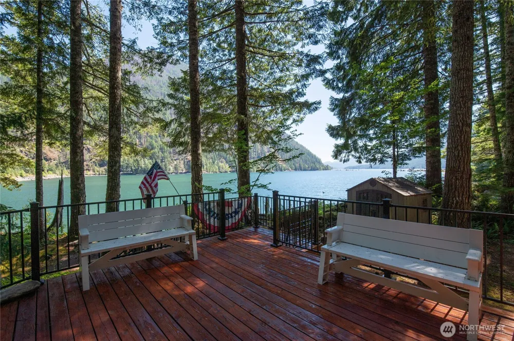 41 Staircase Ridge Road S Hoodsport, WA 98548