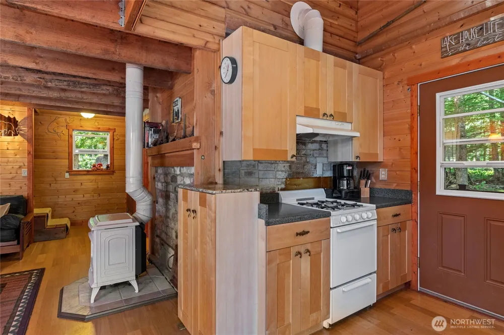 41 Staircase Ridge Road S Hoodsport, WA 98548