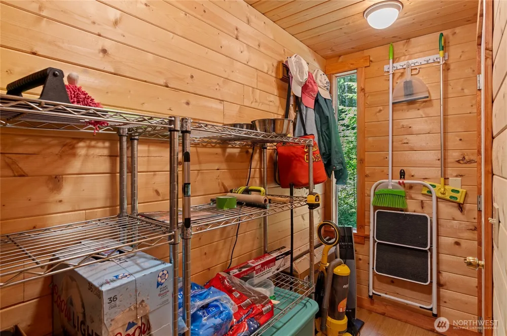 41 Staircase Ridge Road S Hoodsport, WA 98548