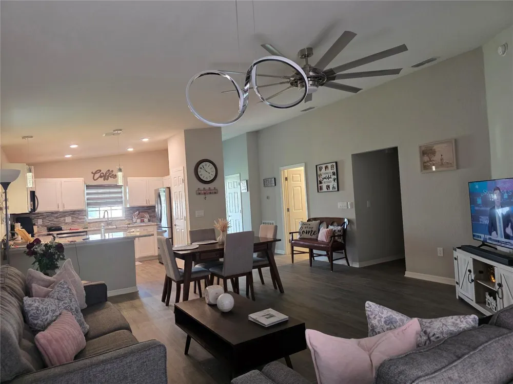 424 CAPRI WAY Auburndale, FL 33823